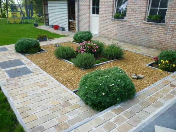 Natuursteen, Kasseien, Kasseiwerken, Klinkers, Platines leggen, Aanleg opritten, Terrassen betegelen, Binnenbetegeling, Kleine Rioleringwerken, Beton afsluiting in Meerbeke, Oost-Vlaanderen