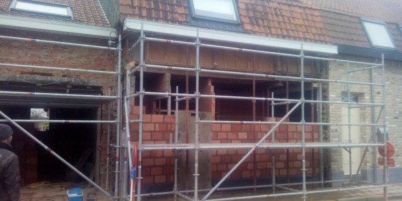 Aanleg van terrassen, Aanleg van opritten, Tegelwerken, Vloerwerken, Wandbekleding, Renovatie aan woningen, Nieuwbouwprojecten, Metselwerken in Moorslede, West-Vlaanderen