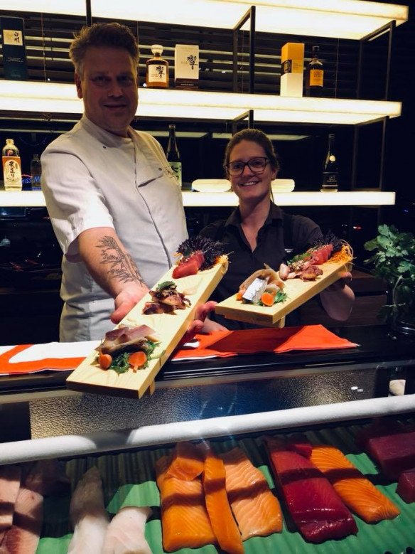 Izakaya bar, Sashimi counter, Vegetarische gerechten, Restaurant met terras, by the glass, Belgische Franse keuken, Japanse keuken, Zeer uitgebreide wijnkaart, Sigaren lounge, Madeira collectie by the glass in Sint-Martens-Latem, Oost-Vlaanderen