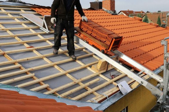 Aannemers - Woningbouw, Dakwerken, Daktimmerwerken, EPDM, Hellende daken, Verbouwingen, Totaalaannemer, Rioleringswerken, Aanleggen van opritten, Totaalrenovatie aan woningen en Nieuwbouwprojecten