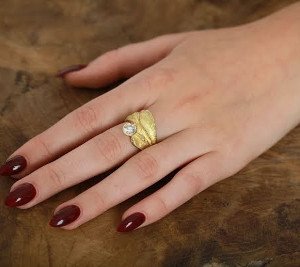 Juwelen, Sieraden, Armbanden, Kettingen, Ringen, Oorbellen, Trouwringen, Handgemaakte juwelen, Ontwerp van juwelen, Goudsmid in Mechelen, Antwerpen