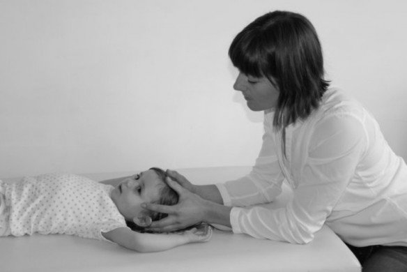 Osteopaat, Osteopathie bij kinderen, Osteopathie bij baby's, Osteopathie bij volwassenen, Rugpijn, Nekpijn, Manuele therapie, Revalidatie in Kumtich, Vlaams-Brabant