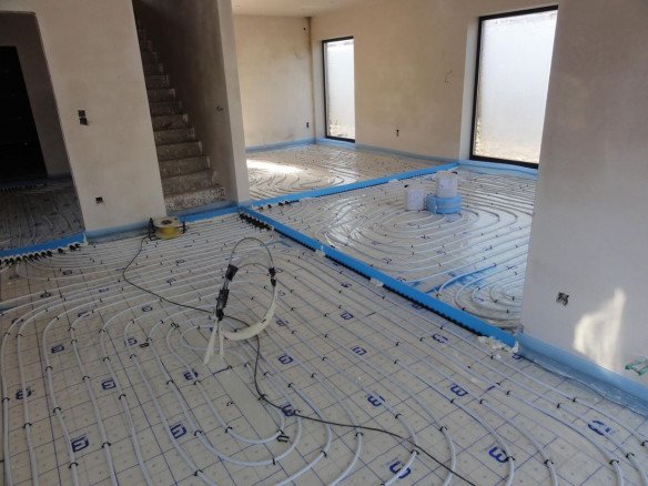 Sanitair onderhoud, Sanitaire installatie, Badkamerrenovatie, WC, Baden, Douche, Verwarming in Oostmalle, Antwerpen