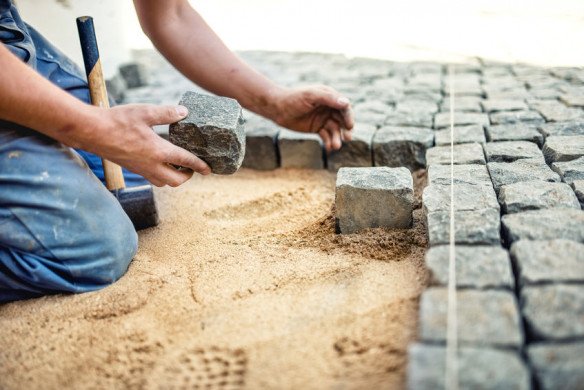 Plaatsen van wandtegels, Leggen van vloertegels, Badkamerrenovatie, Aanleggen van terrassen, Aanleggen van opritten, Keramische tegels leggen, Vakkundig tegels plaatsen, Professioneel advies in betegeling, Alle tegelwerken in Burcht, Antwerpen