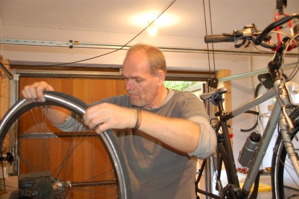 i285415639442617634._szw1280h1280_.jpg - L.B. Bicycle repair, Kalmthout