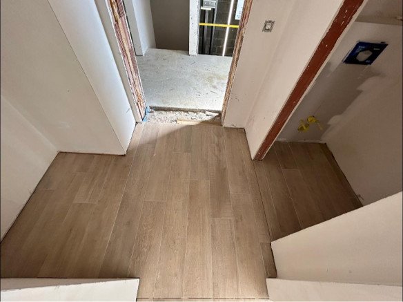Vloertegels plaatsen bij nieuwbouw Heist-op-den-Berg, Antwerpen