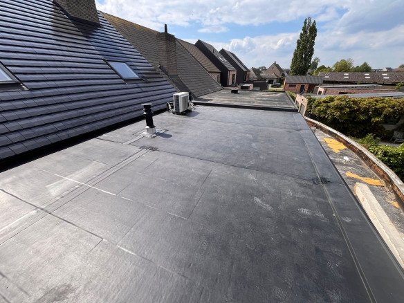 Plat dak laten plaatsen Roborst (Zwalm), Oost-Vlaanderen