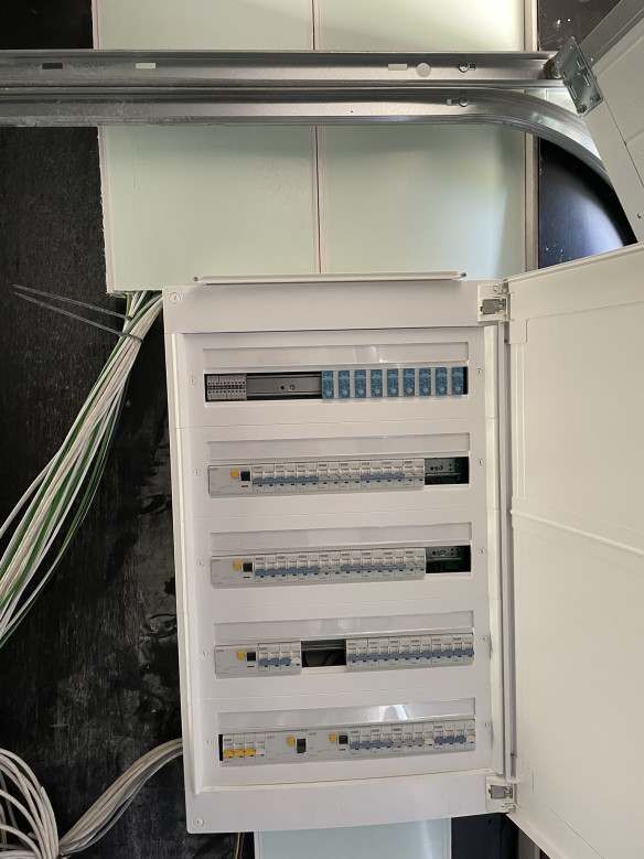 de.jpg - DS Electrics BV, Oudsbergen