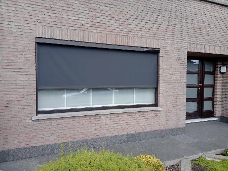 Strakke zonwering St-Niklaas, Oost-Vlaanderen