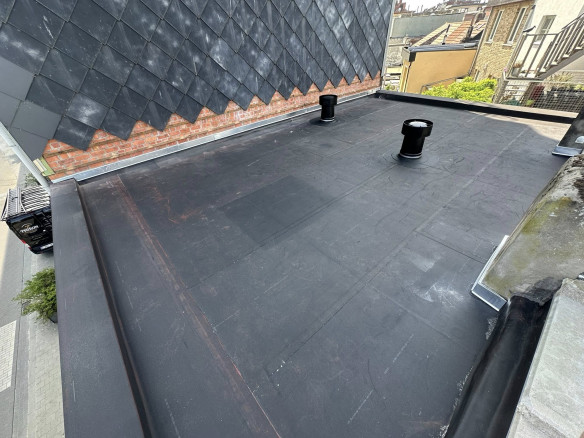 Plat dak met EPDM dakbedekking plaatsen Sint-Niklaas, Oost-Vlaanderen